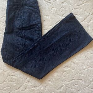 d&co snake skin print jeans boot cut size 10